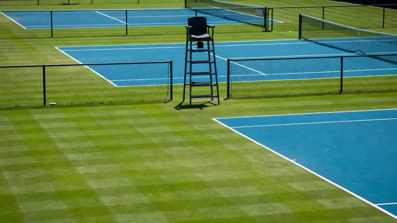 Shapovalov ends five-match skid with first-round win at Queen's Club